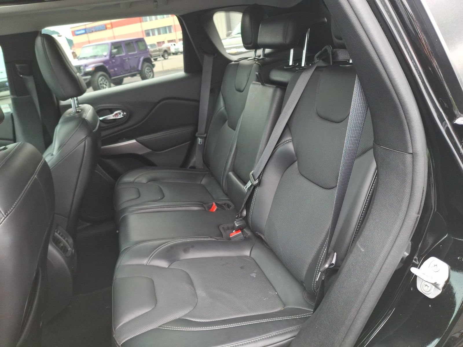 Used 2021 Jeep Cherokee Latitude Lux w/ Sun & Sound Group AWD/4WD image 18