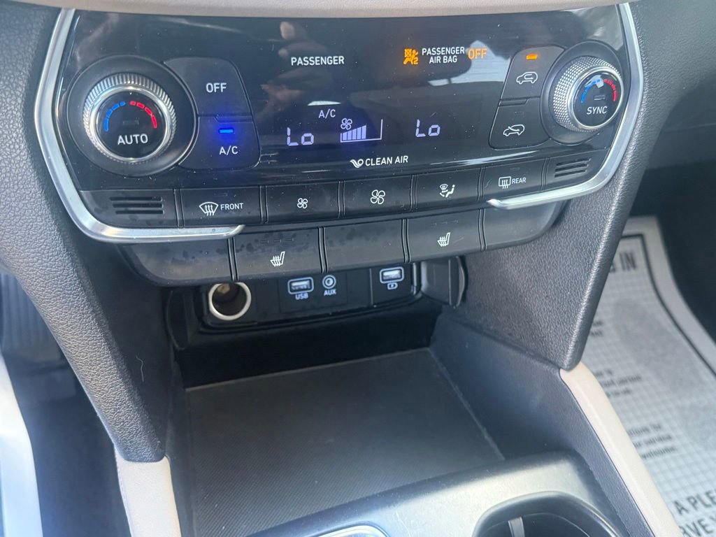 Used 2019 Hyundai Santa Fe Limited w/ Cargo Package image 16
