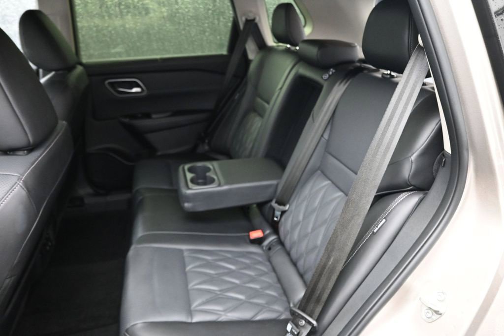 Certified 2026 Nissan Rogue Platinum w/ Platinum Premium Package AWD/4WD image 17