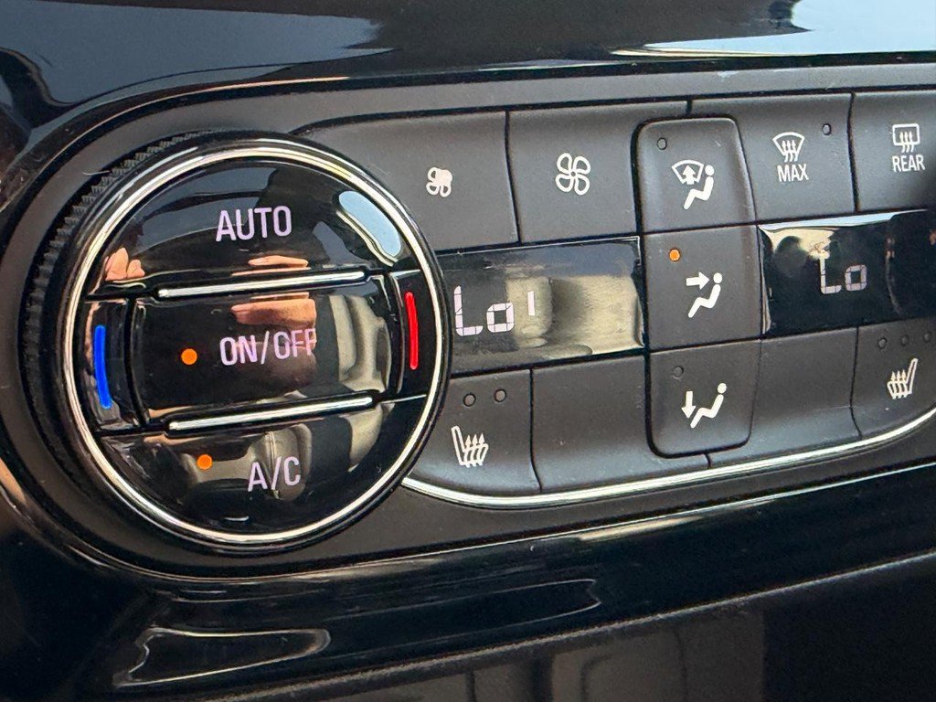 Used 2020 Buick Encore GX Essence w/ Experience Buick Package AWD/4WD image 22