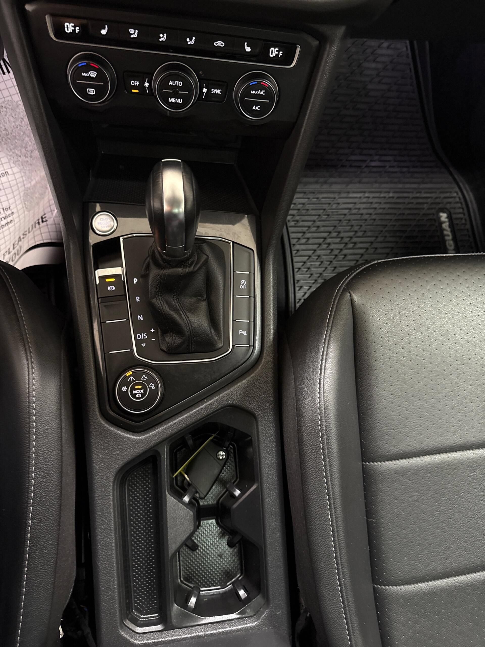 Used 2019 Volkswagen Tiguan SEL AWD/4WD image 16