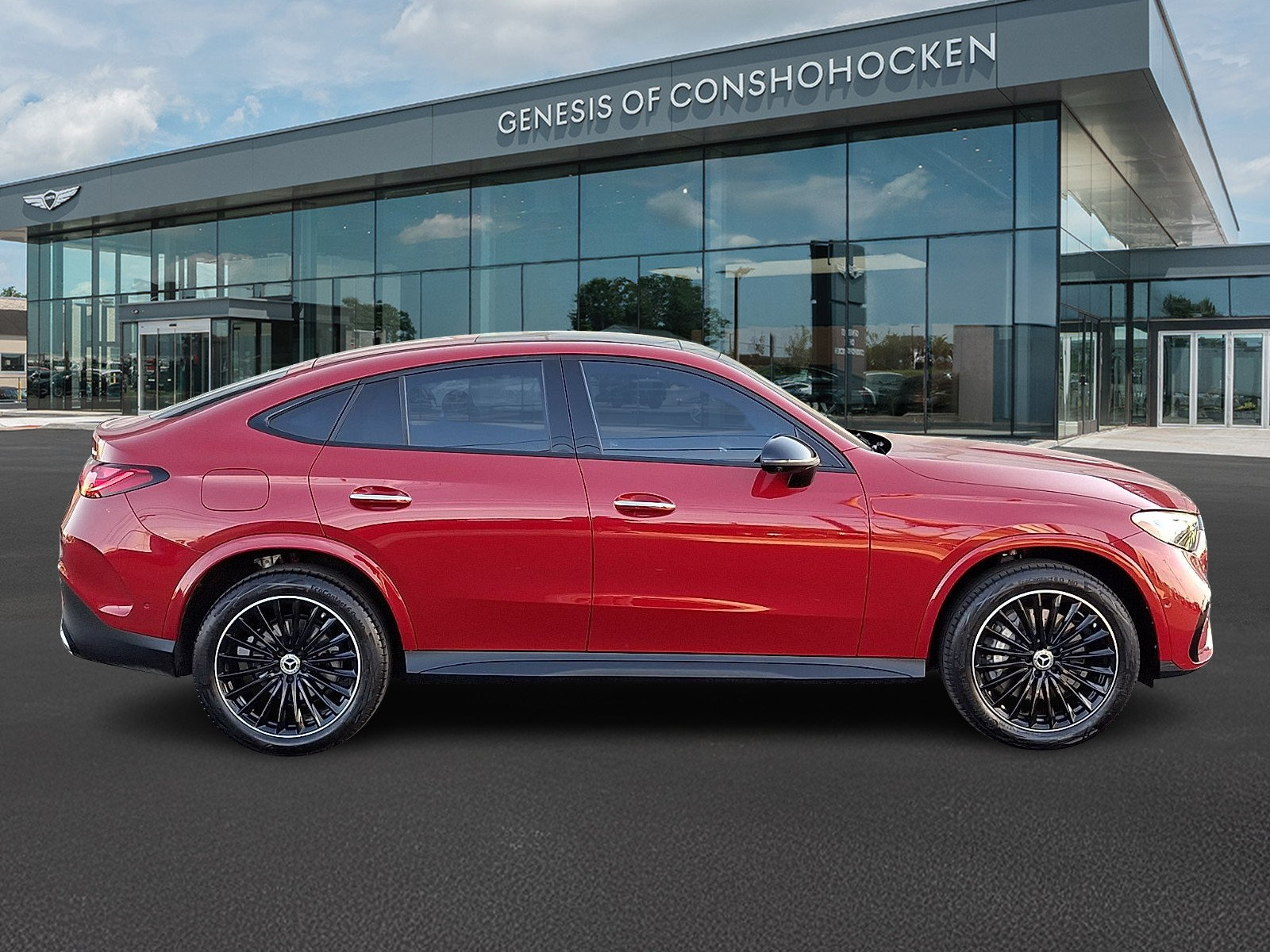 Used 2024 Mercedes-Benz GLC 300 4MATIC image 7