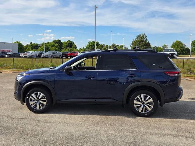 New 2026 Nissan Pathfinder SL image 4
