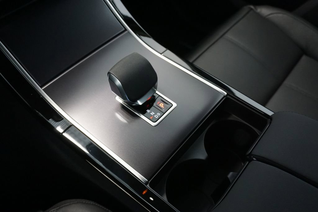 New 2026 Land Rover Range Rover Velar Dynamic SE image 14