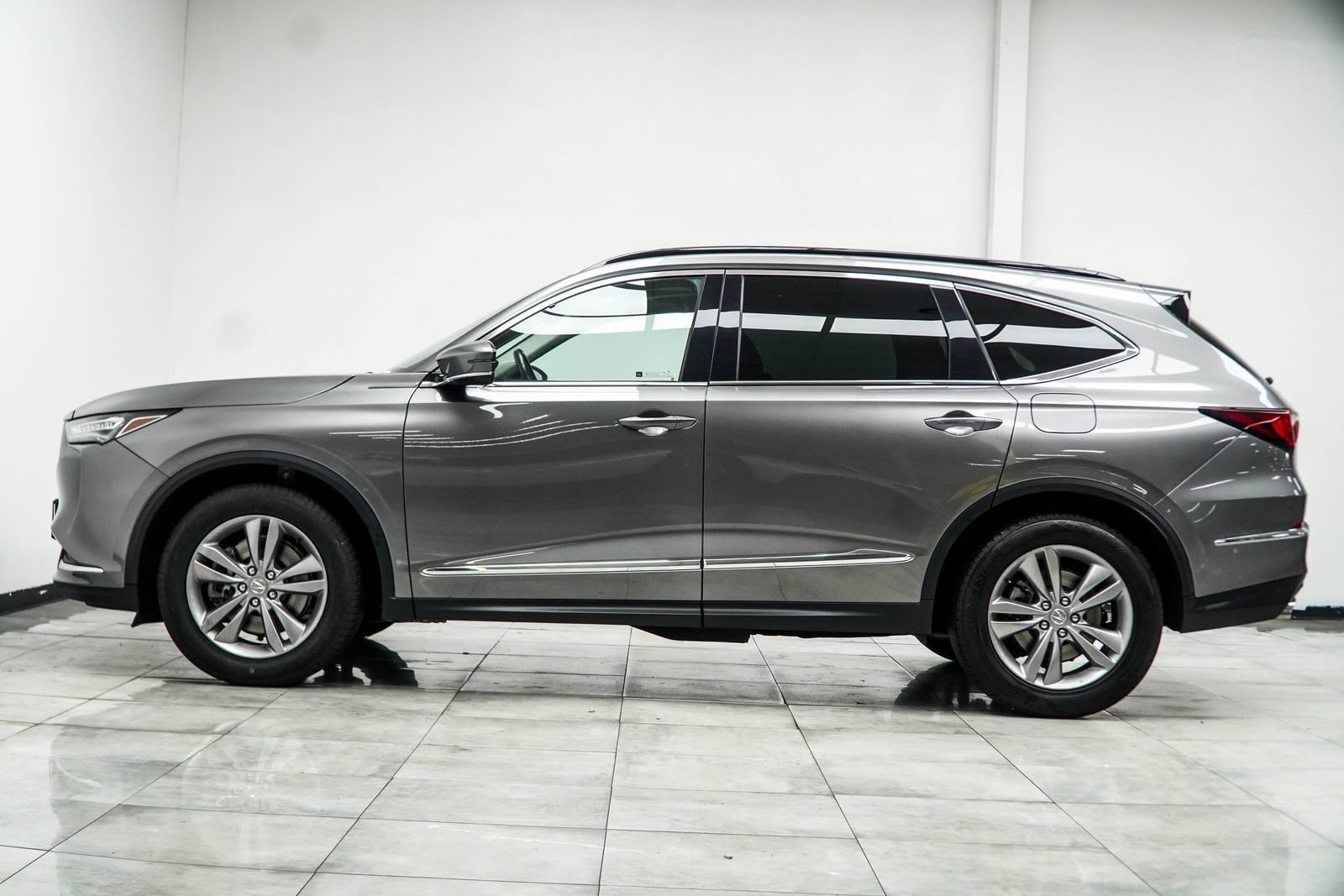 Used 2023 Acura MDX SH-AWD image 10