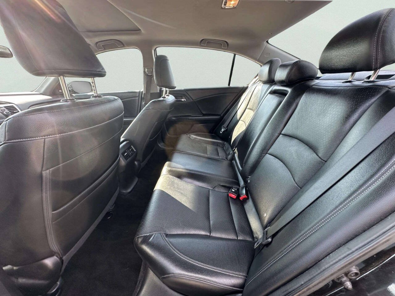 Used 2015 Honda Accord EX-L image 16