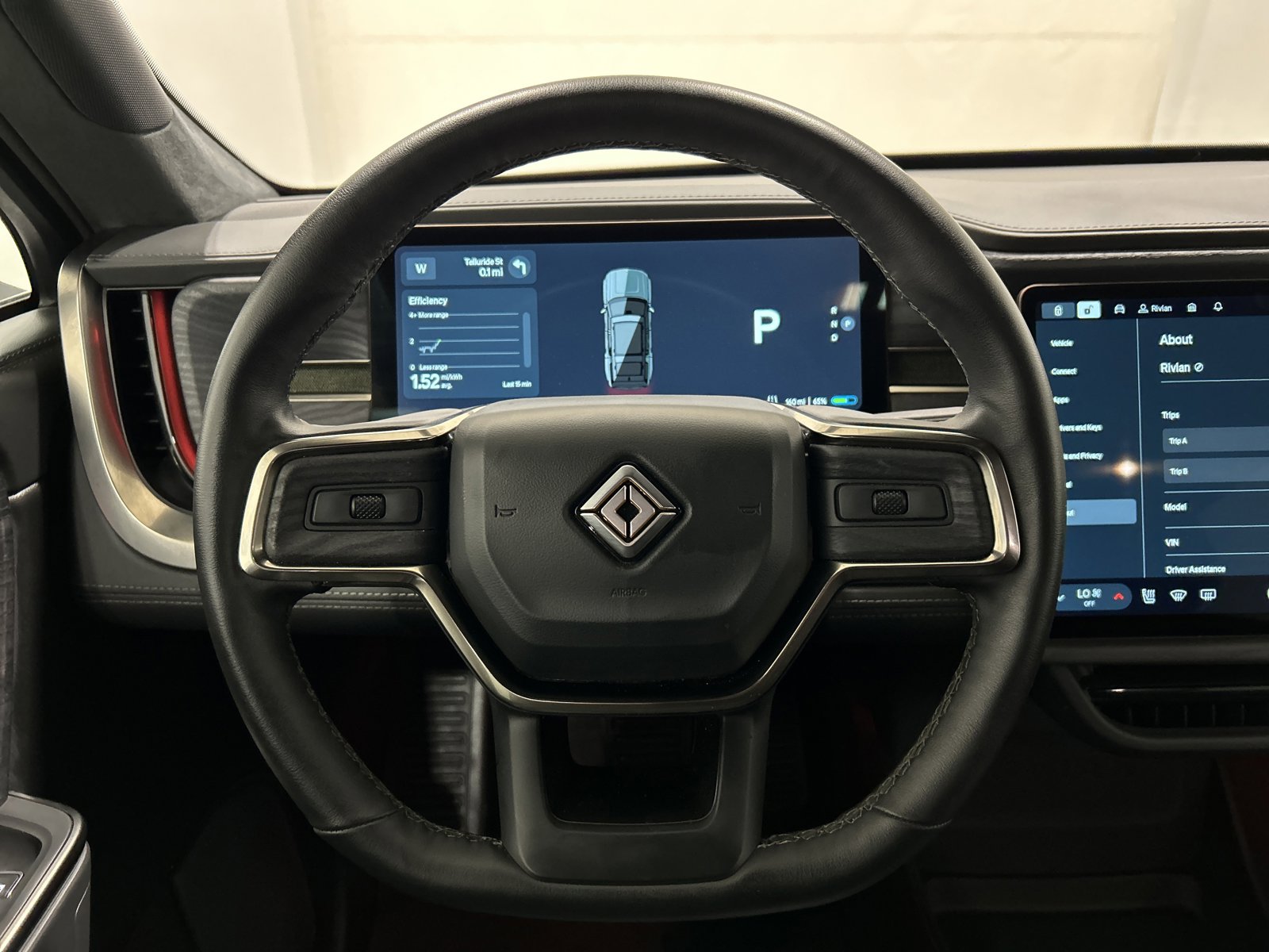 Used 2025 Rivian R1S Adventure image 28