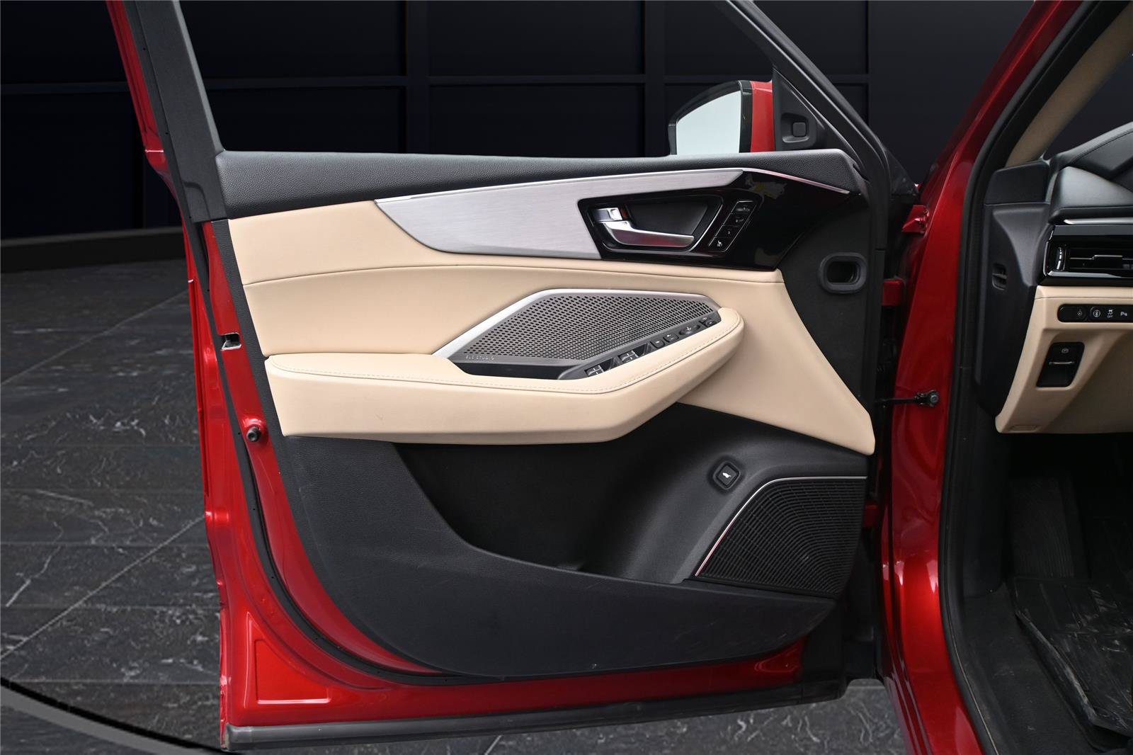 Certified 2023 Acura MDX SH-AWD w/ Technology Package image 9