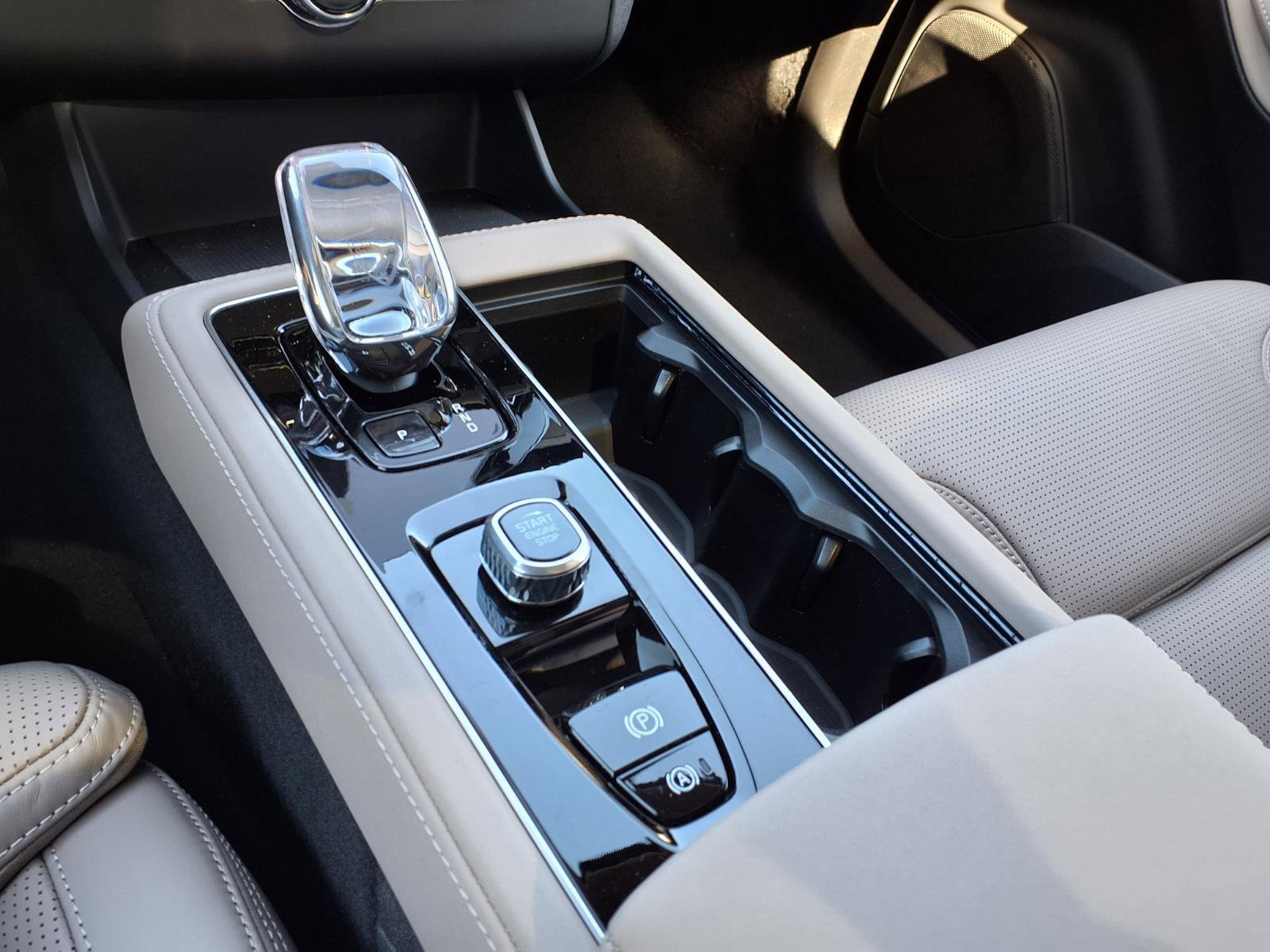 New 2026 Volvo XC90 B6 Ultra w/ Protection Package Premier image 15