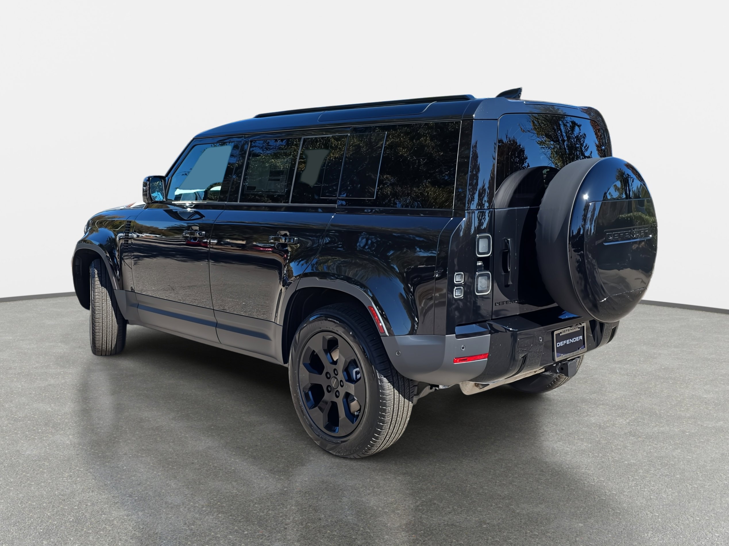 New 2026 Land Rover Defender 110 S image 7