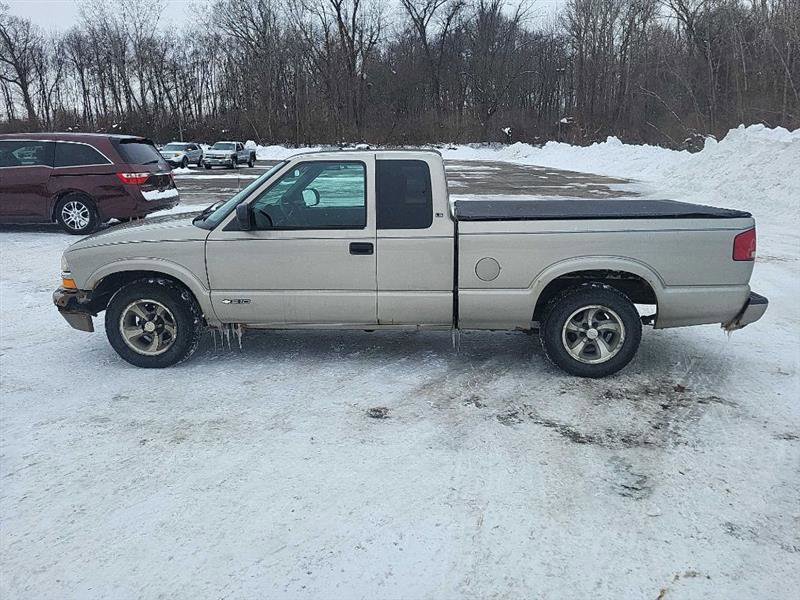 Used 2000 Chevrolet S10 Pickup LS w/ Preferred Equipment Group RWD image 6