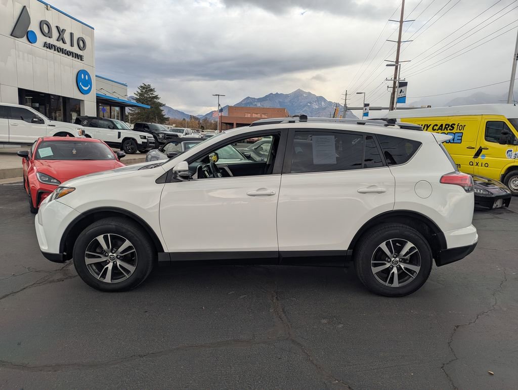 Used 2018 Toyota RAV4 XLE image 8