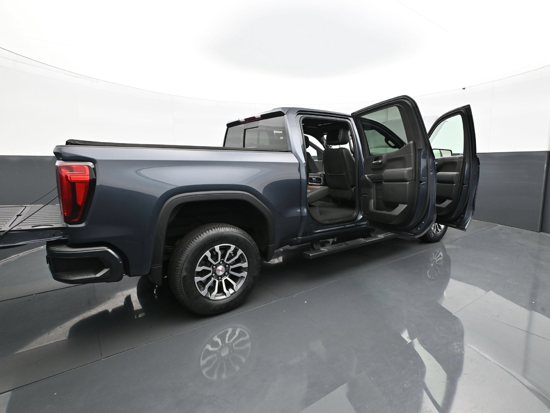 Used 2021 GMC Sierra 1500 AT4 w/ Off-Road Performance Package AWD/4WD image 39