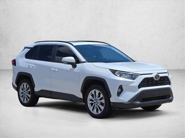 Used 2020 Toyota RAV4 XLE Premium FWD image 3