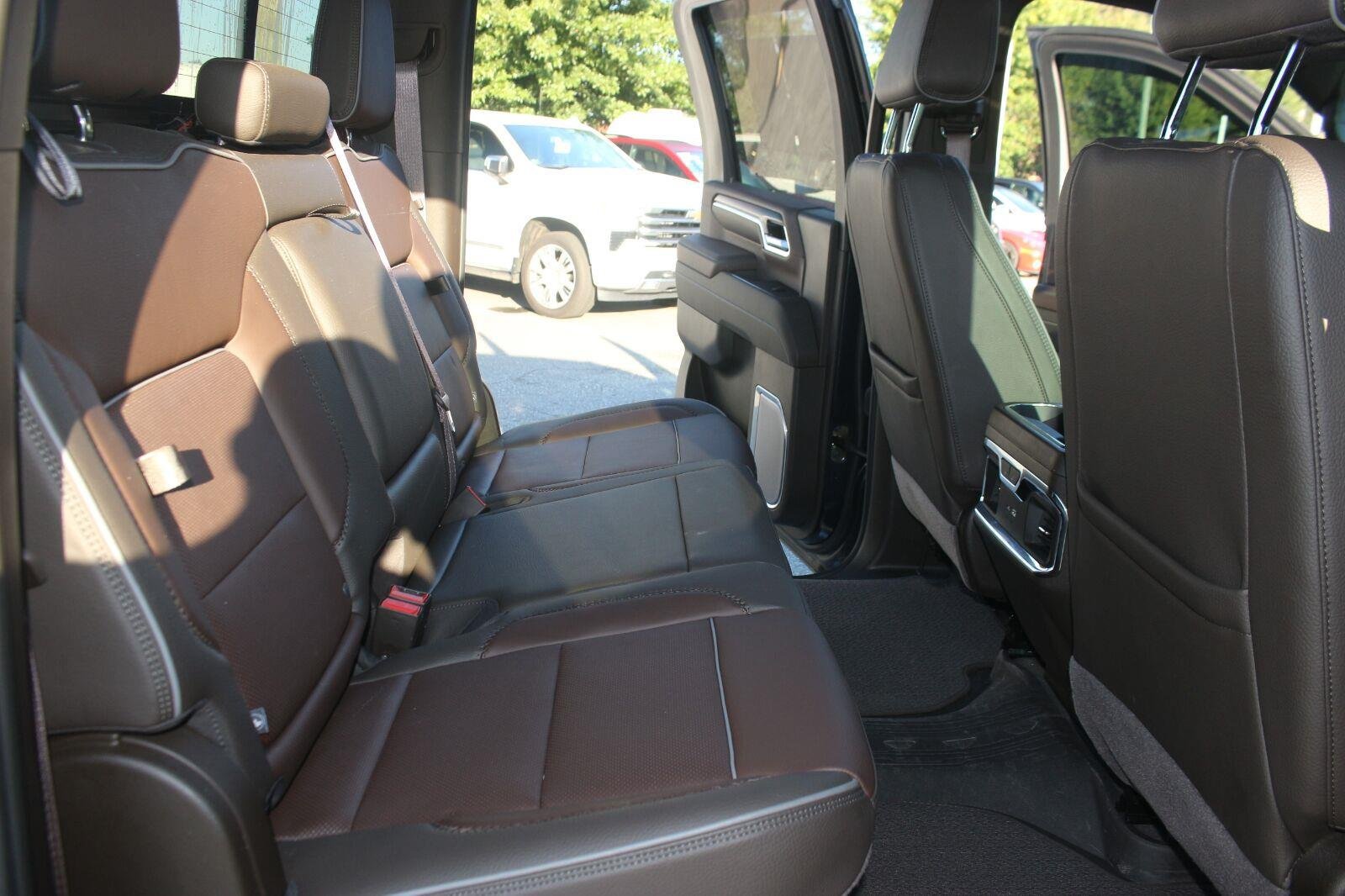 Used 2024 GMC Sierra 2500 Denali w/ Denali Reserve Package AWD/4WD image 36