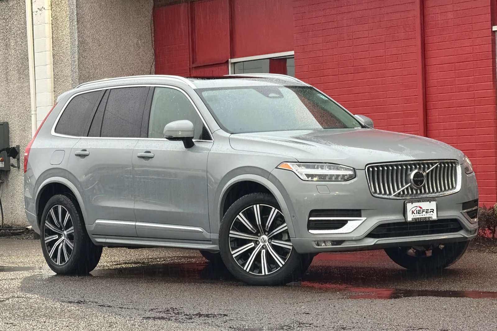 Used 2024 Volvo XC90 B6 Plus AWD/4WD image 2