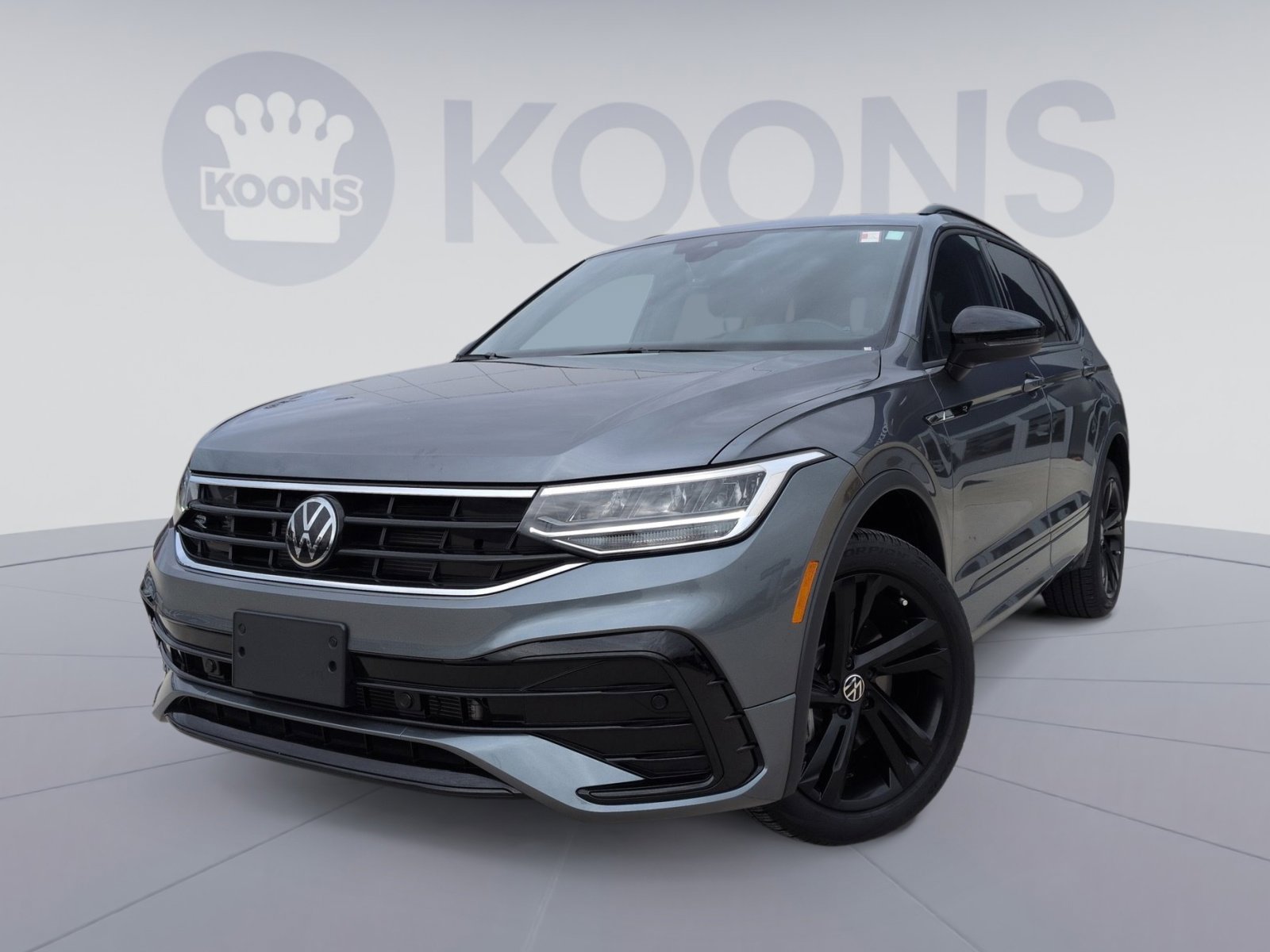 Used 2024 Volkswagen Tiguan SE R-Line