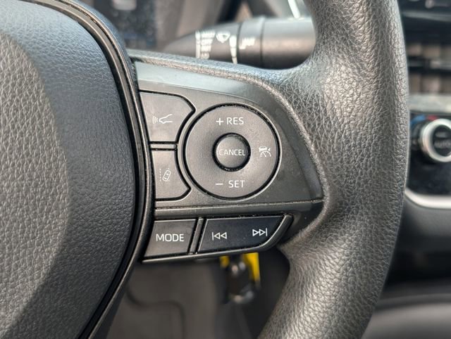 Used 2021 Toyota Corolla LE image 29