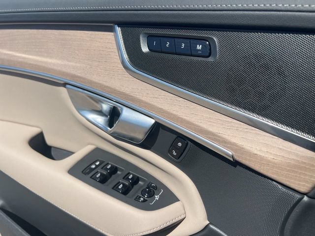 New 2026 Volvo XC90 B6 Core w/ Protection Package AWD/4WD image 22