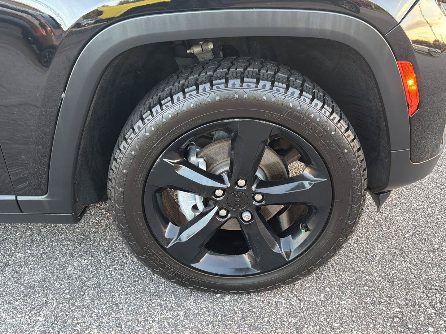Used 2023 Jeep Grand Cherokee Altitude AWD/4WD image 15