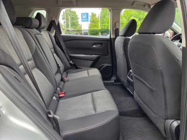 Used 2024 Nissan Rogue SV FWD image 16