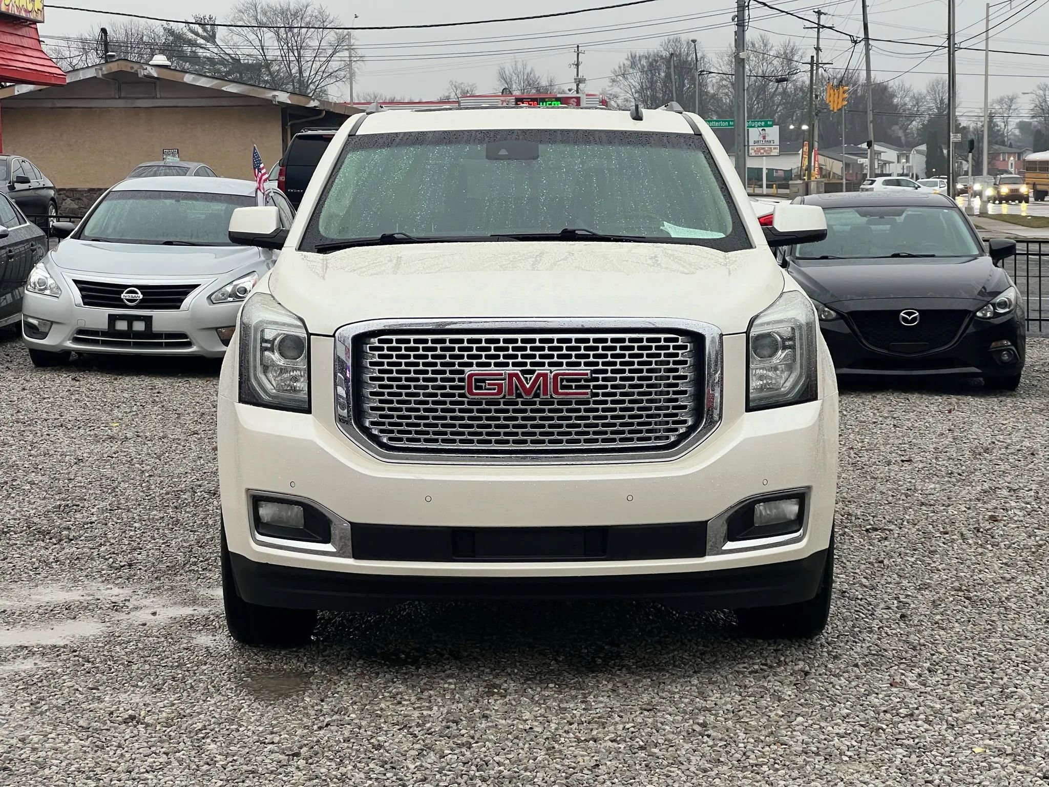 Used 2015 GMC Yukon XL Denali w/ Touring Package image 2