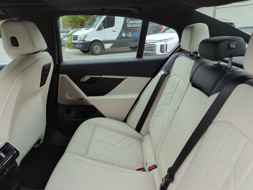 Certified 2024 BMW 530i 530i w/ Premium Package image 15