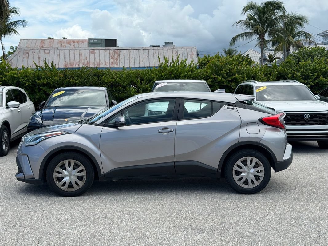 Used 2020 Toyota C-HR LE FWD image 2