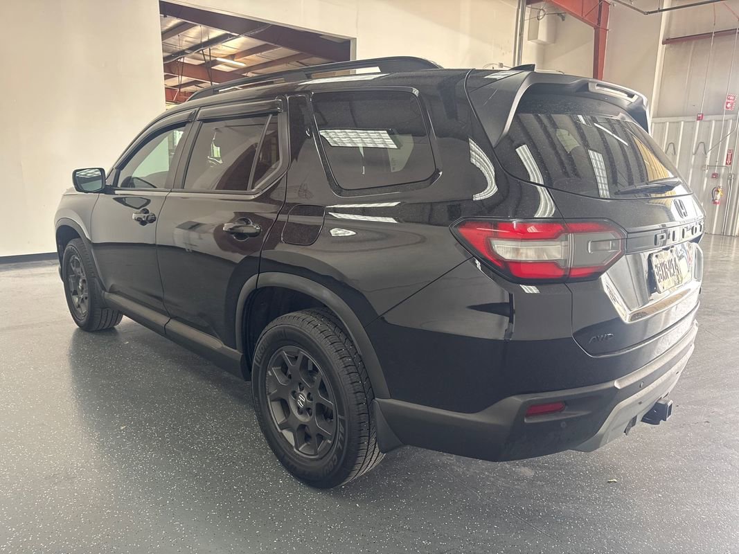 Used 2025 Honda Pilot TrailSport image 6