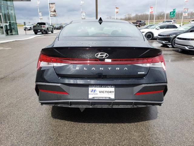 New 2025 Hyundai Elantra SEL image 6