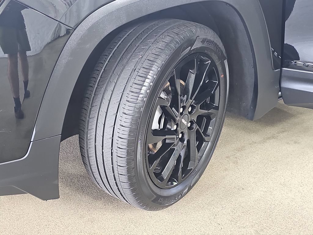 Certified 2023 GMC Terrain SLE w/ Driver Convenience Package FWD image 37