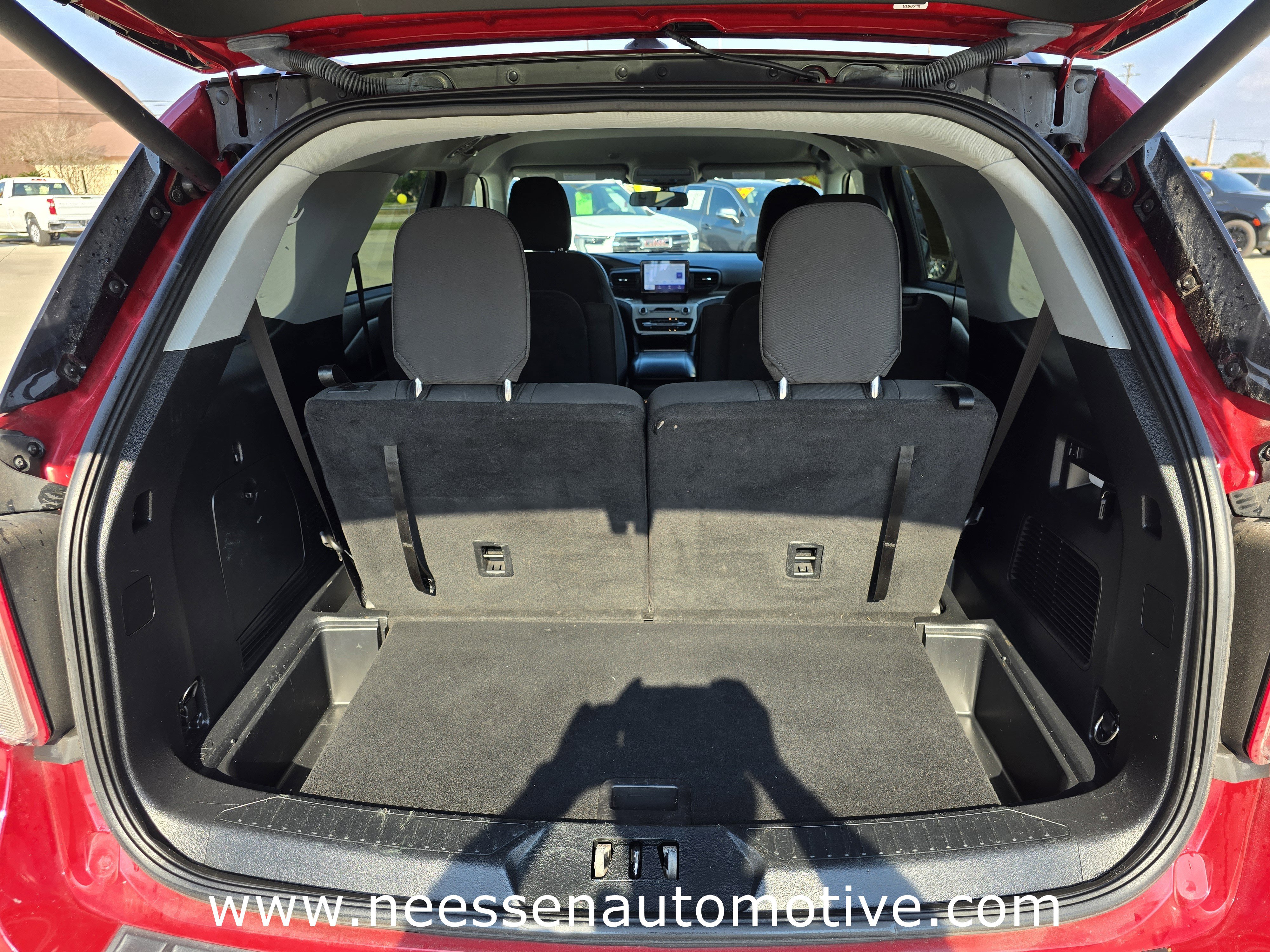 Used 2022 Ford Explorer XLT image 14