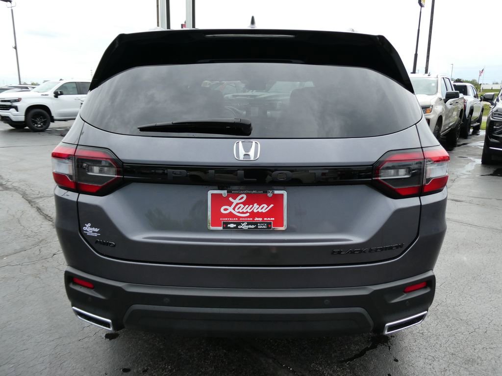 Used 2025 Honda Pilot Black Edition image 6