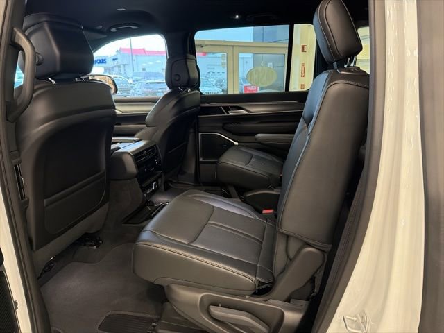 New 2026 Jeep Grand Wagoneer 4WD image 11