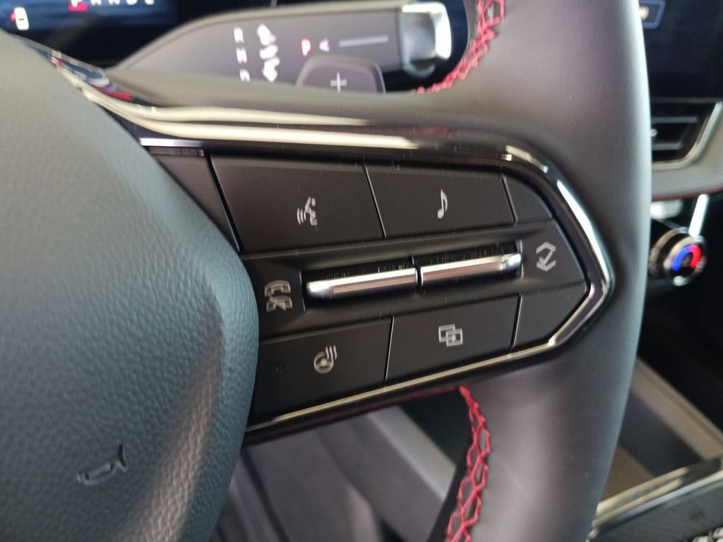 New 2026 Chevrolet Equinox RS w/ Convenience Package III FWD image 32
