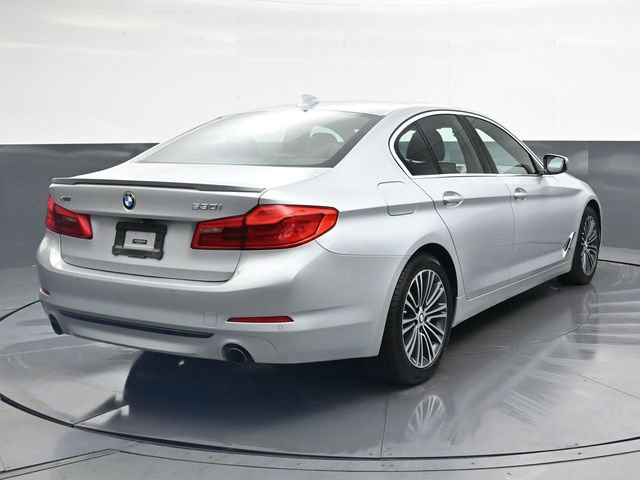 Used 2019 BMW 530i xDrive w/ Convenience Package AWD/4WD image 4