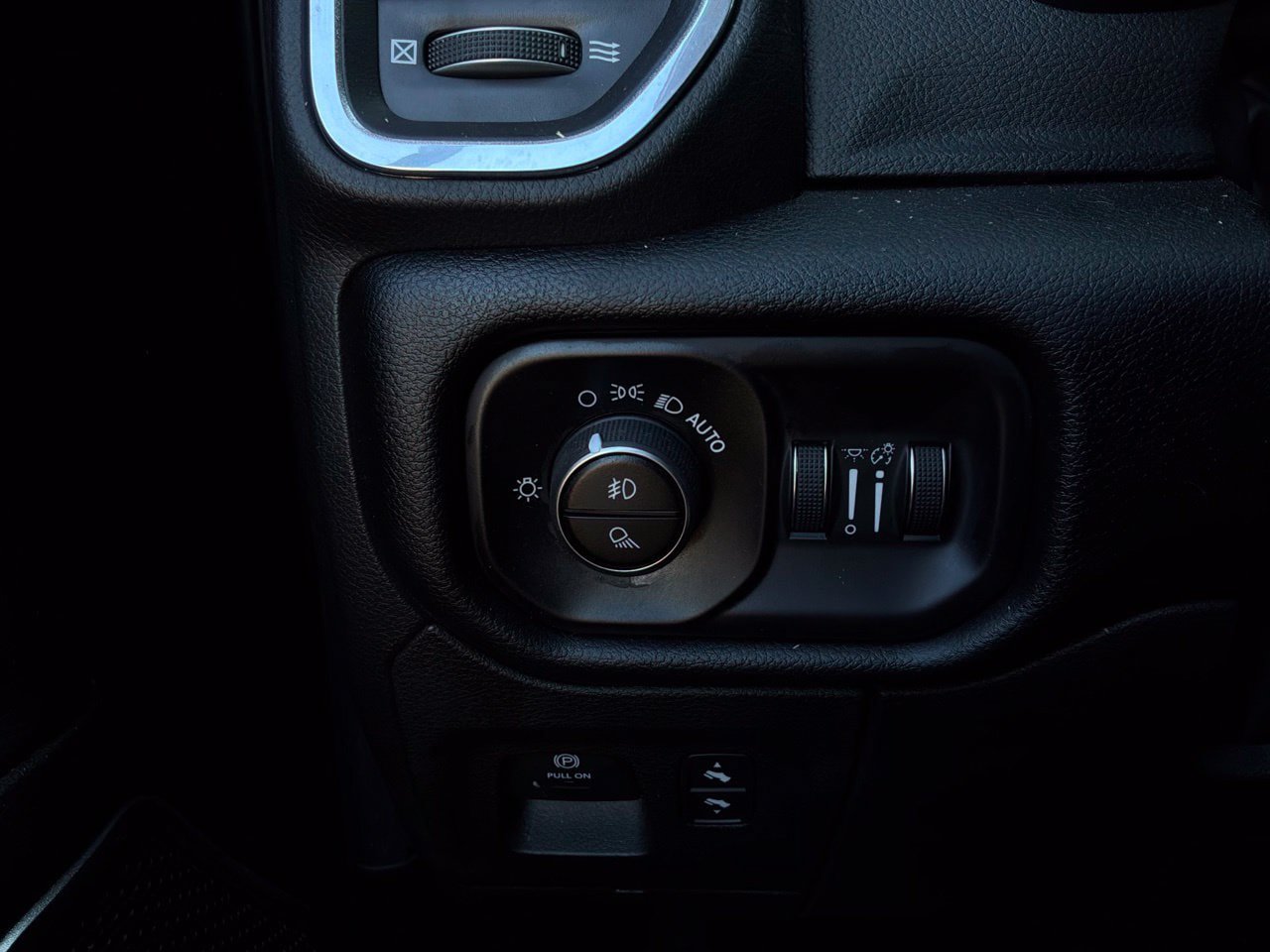 Used 2022 RAM 1500 Laramie RWD image 31