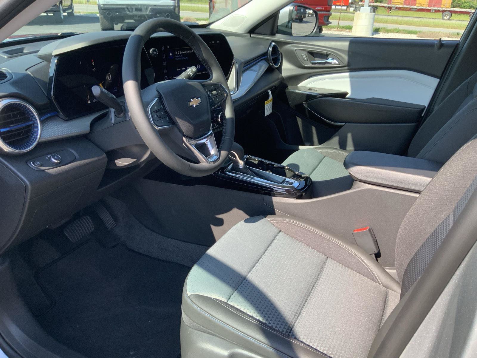 New 2026 Chevrolet Trax LT w/ Driver Confidence Package FWD image 21