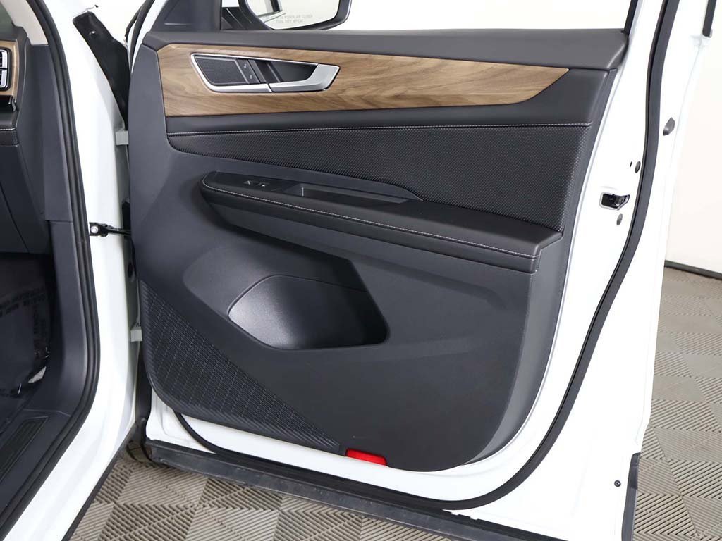 Used 2024 Volkswagen Atlas SE image 26