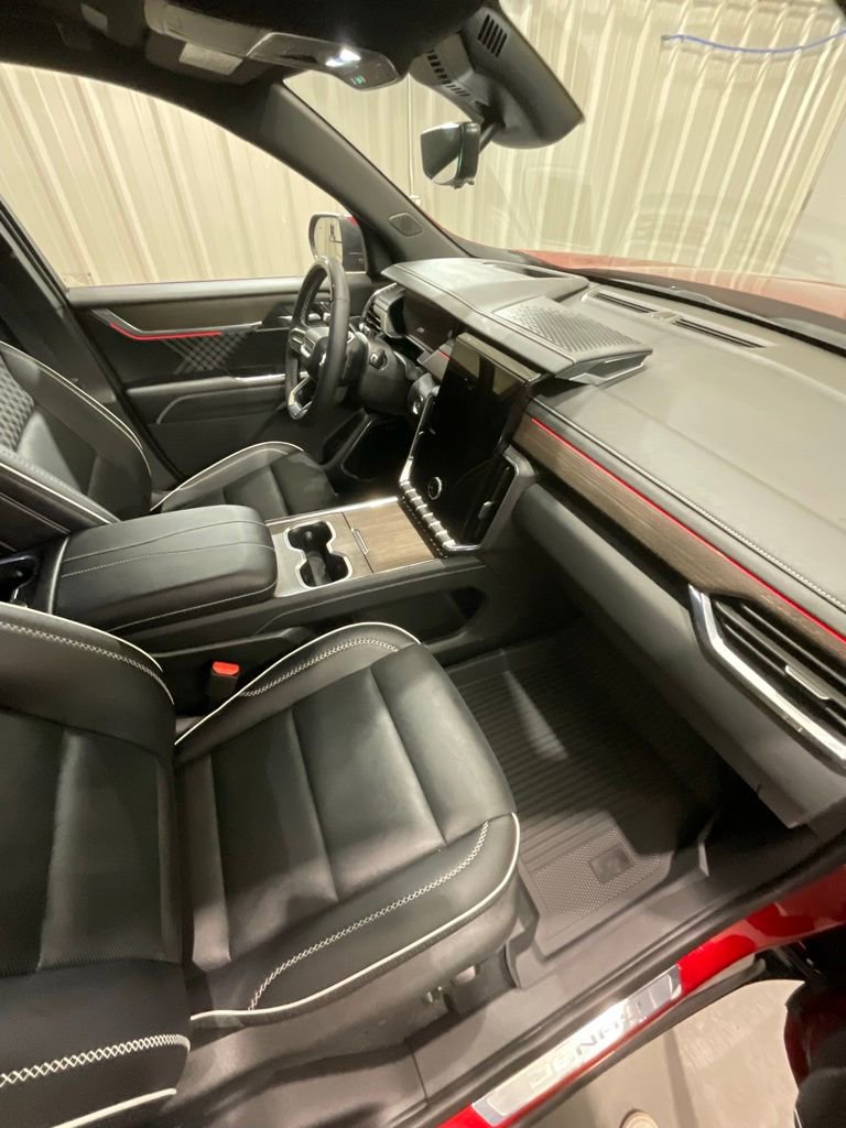 Used 2025 GMC Acadia Denali w/ Super Cruise Package image 16