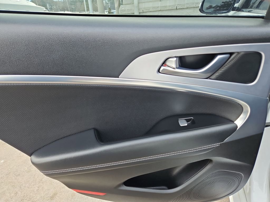 Used 2021 Genesis G70 3.3T image 31