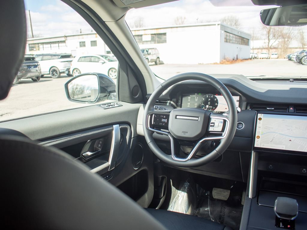 Used 2025 Land Rover Discovery Sport S image 19