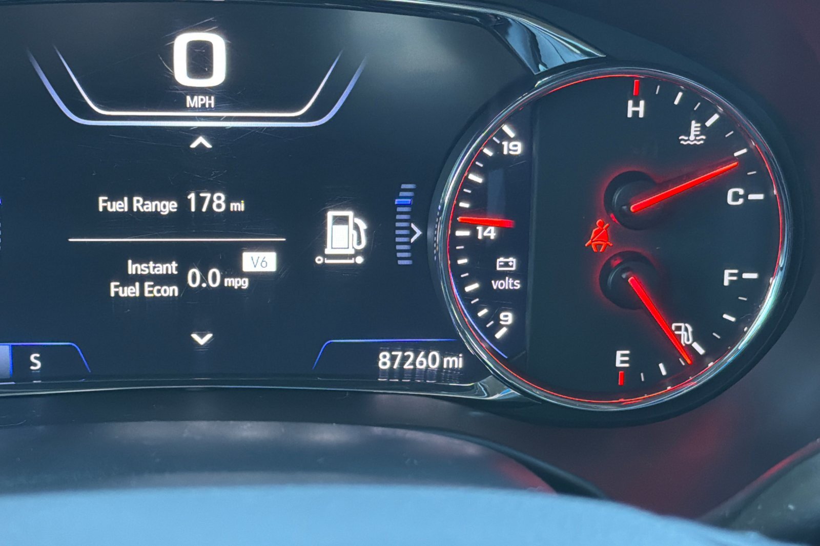 Used 2022 GMC Acadia AT4 w/ Technology Package AWD/4WD image 24