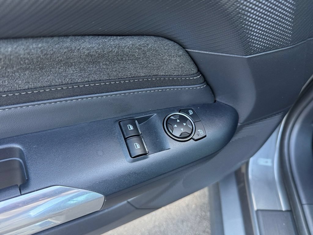 Used 2025 Ford Mustang Coupe RWD image 11