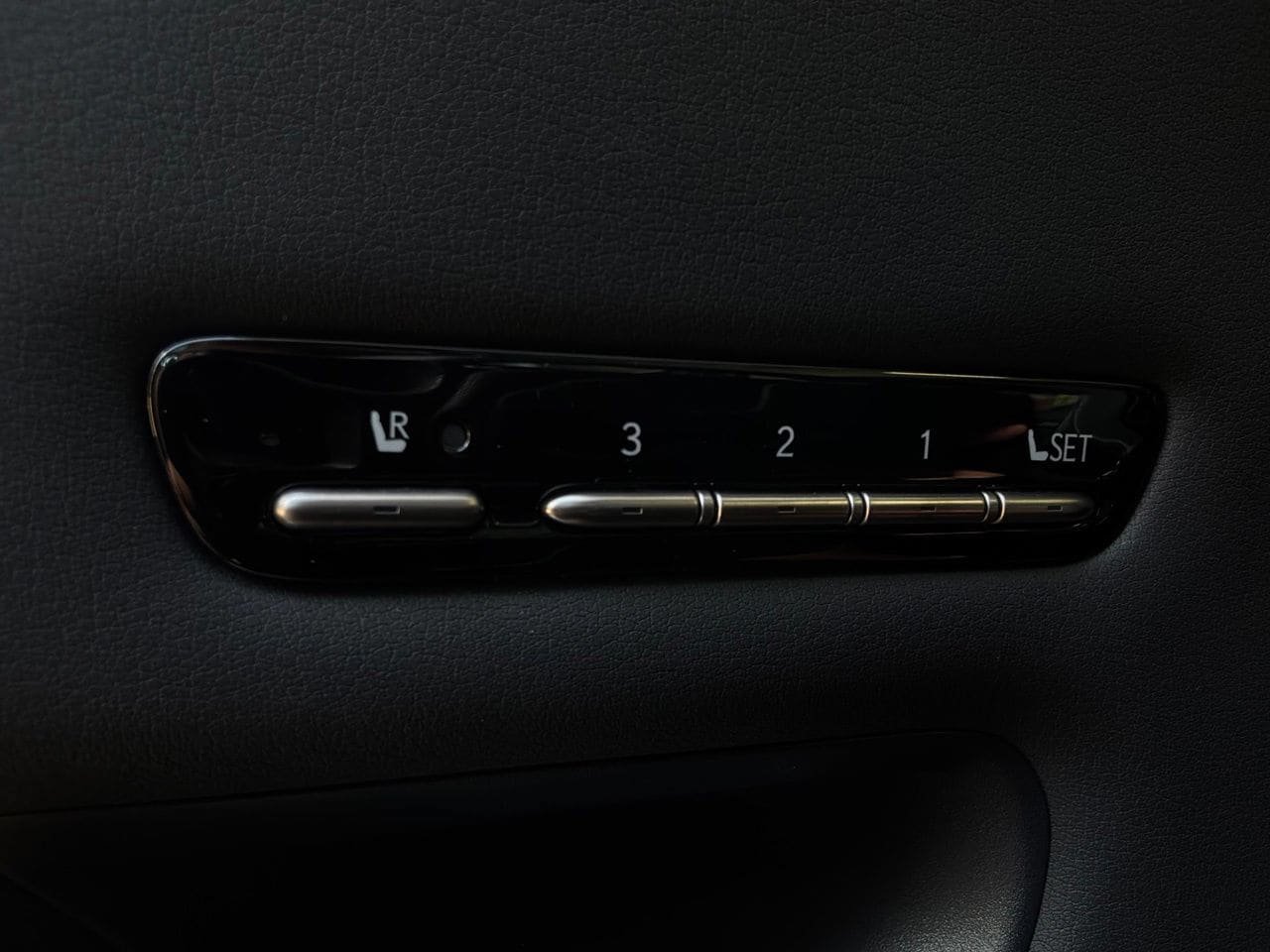 Used 2023 Lexus LS 500 F Sport w/ Cold Weather Package (CK) RWD image 27