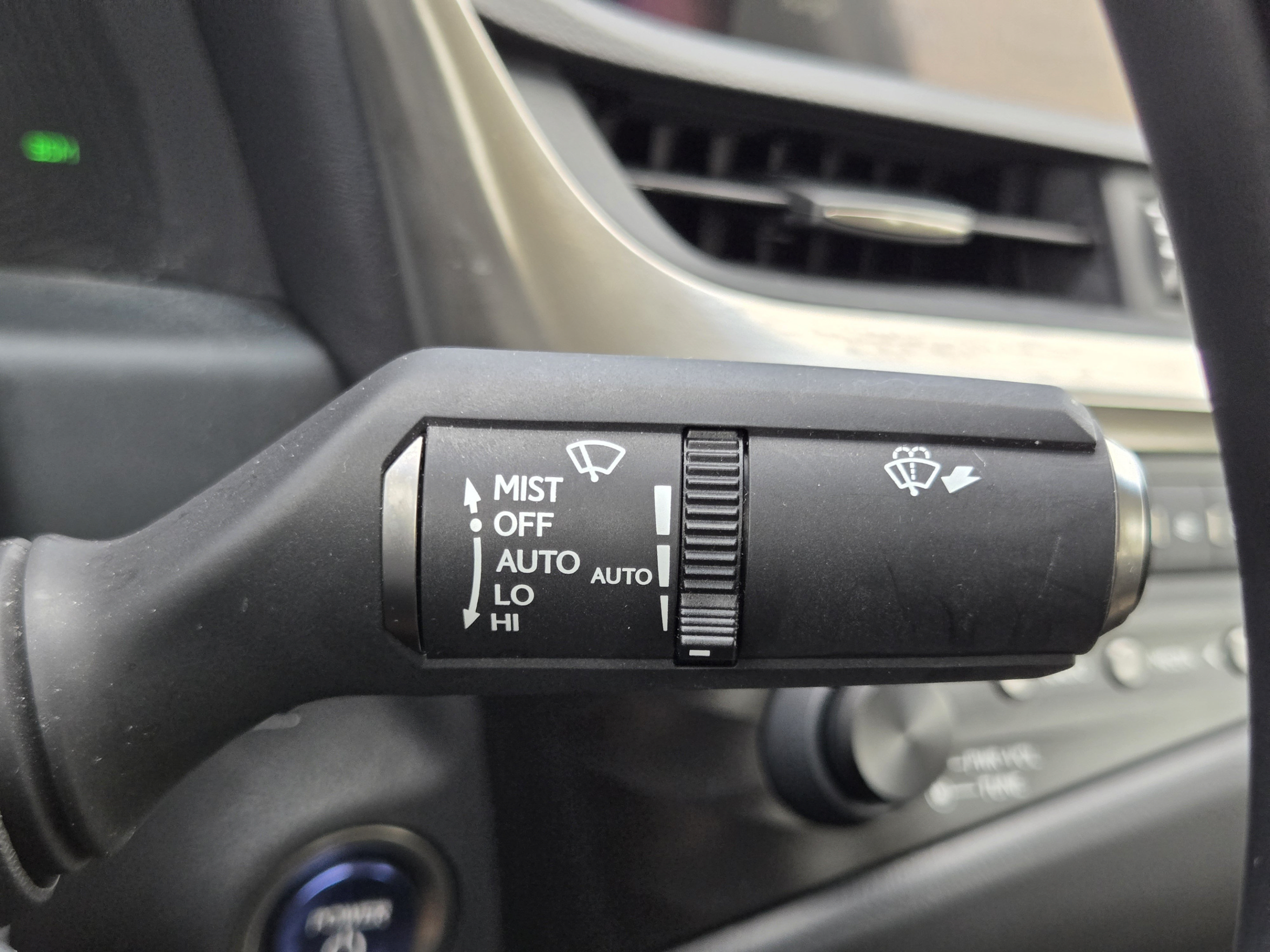 Used 2020 Lexus ES 300h w/ Premium Package FWD image 17