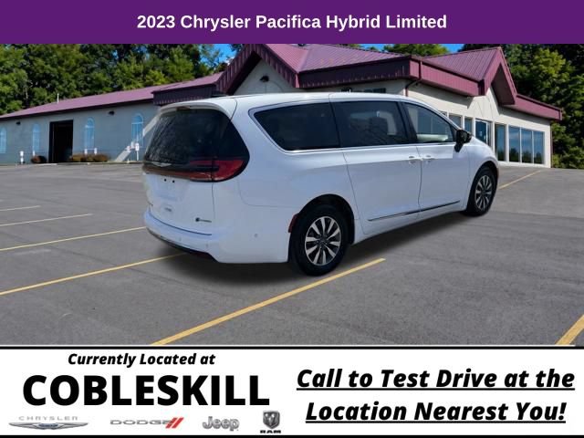 Used 2023 Chrysler Pacifica Limited FWD image 4