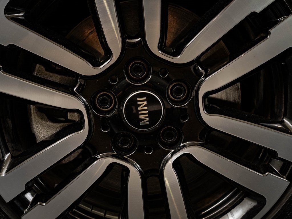 Used 2023 MINI Cooper S w/ Signature Upholstery Package image 9