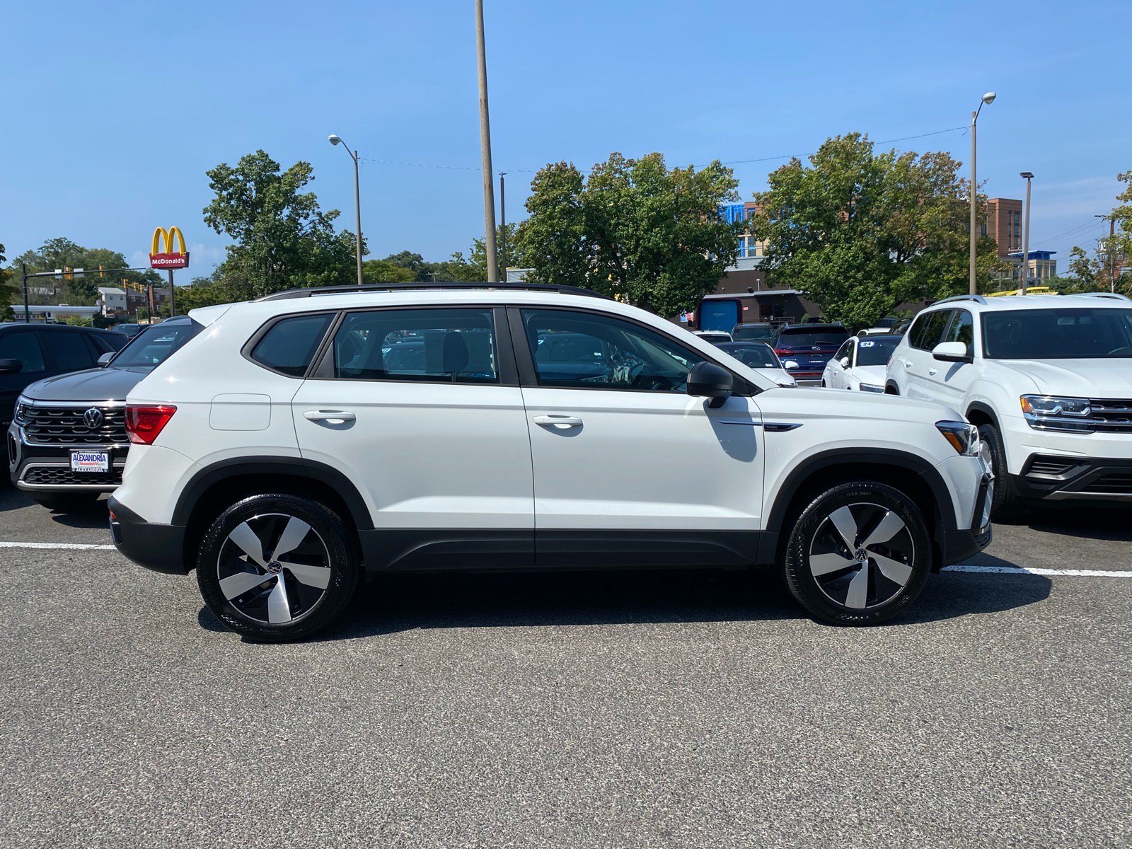 Certified 2024 Volkswagen Taos S AWD/4WD image 2