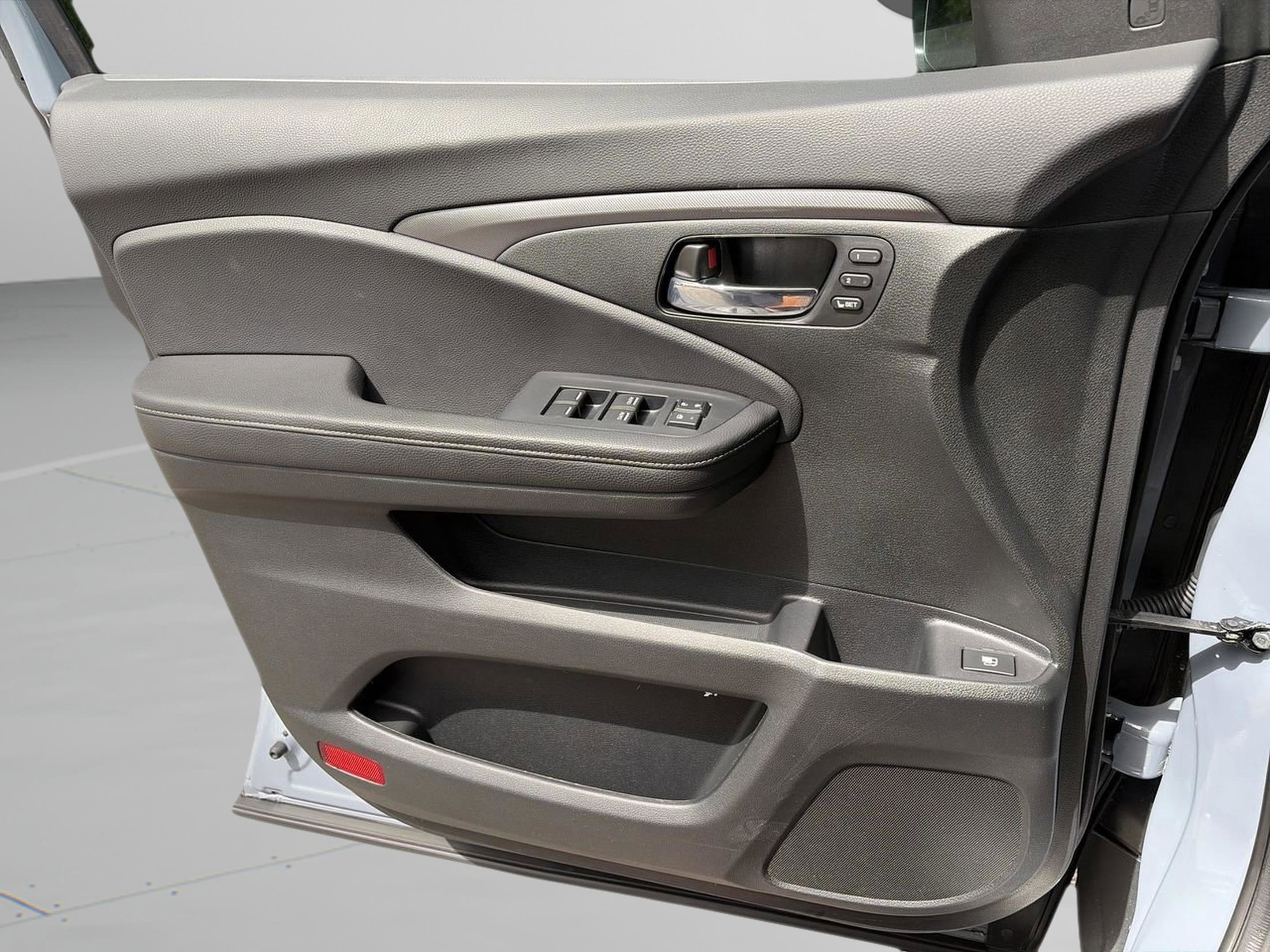 Used 2024 Honda Ridgeline RTL image 16